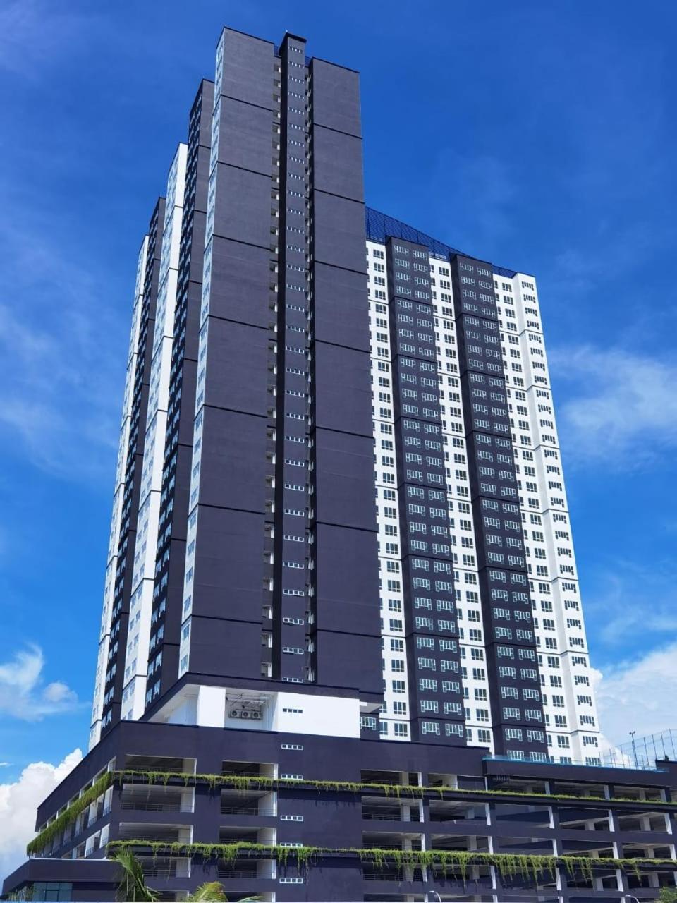 Amber Cove Seaview I Muji 2br I Game I 3-9pax Apartment